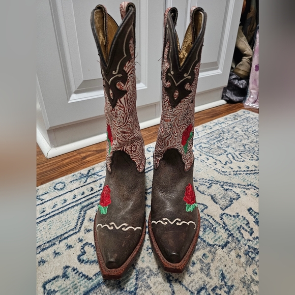 Tony Lama Brown Rose Boots - Picture 2 of 13